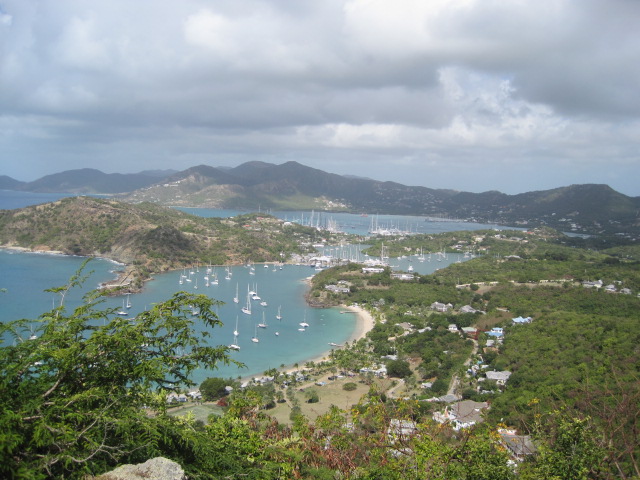 Antigua  - Le port de Nelson's Dockyard vu de Shirley Heights